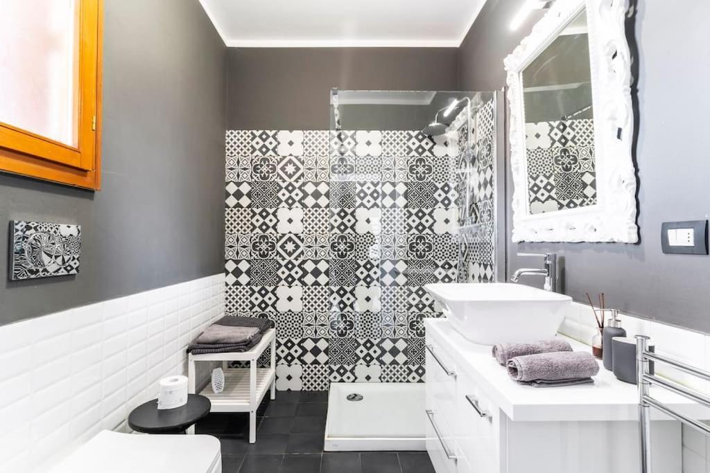 Appartement Black & White Flat In Naviglio/ Porta Genova