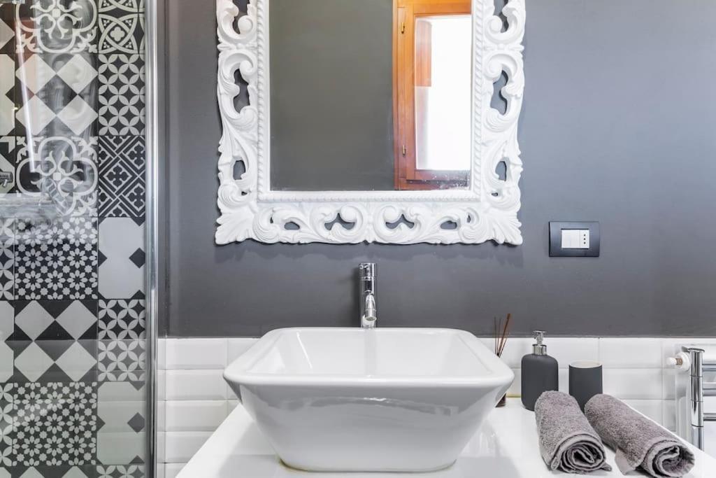 Appartement Black & White Flat In Naviglio/ Porta Genova