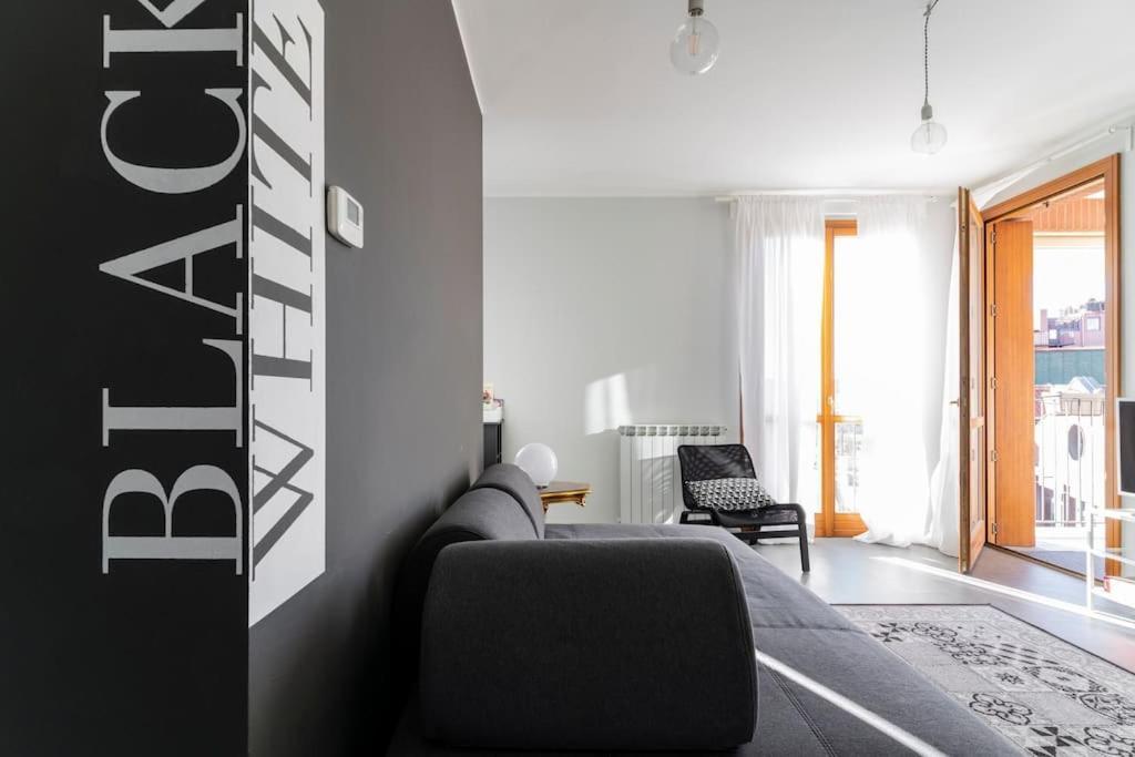 Appartement Black & White Flat In Naviglio/ Porta Genova *