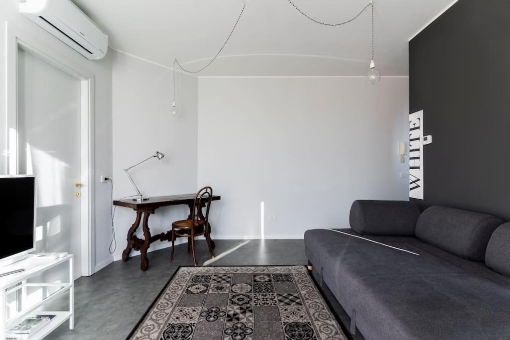 Appartement Black & White Flat In Naviglio/ Porta Genova